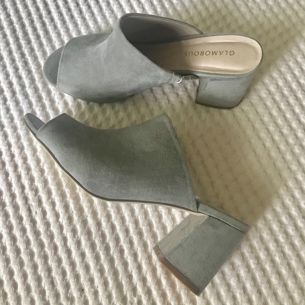 EUC Gray suede open-toe mule size 8